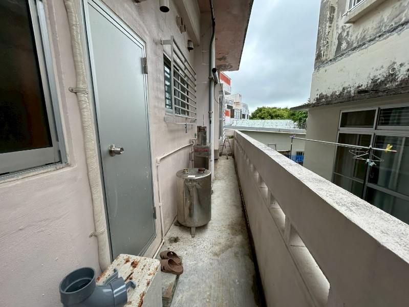 4LDK Pet-Friendly Apartment for Rent in Okinawa City, Jomae-cho - Thumbnail 2