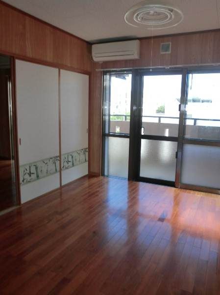 2LDK Apartment for Rent in Yara, Kadena Town, Okinawa - Thumbnail 2