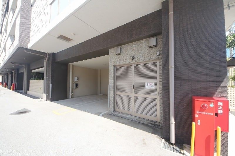 Comfort Ginowan Oceanfront 3LDK Apartment with Sea View for Sale - Image 1