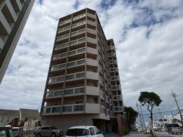 2LDK Apartment for Sale in Miyazato, Okinawa City - Thumbnail 3