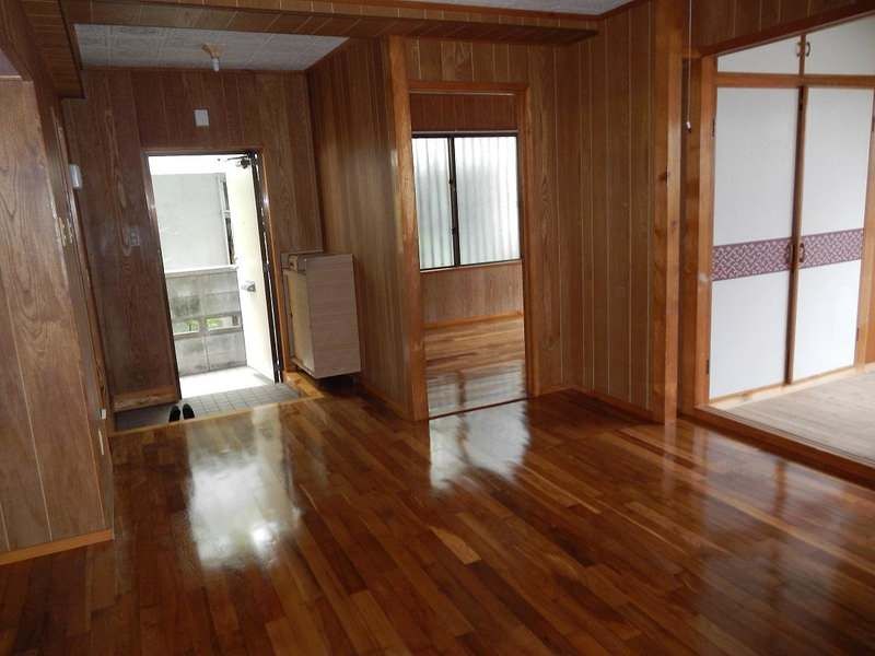 Maison Yutori 21: 2LDK Apartment for Rent in Okinawa City - Thumbnail 3