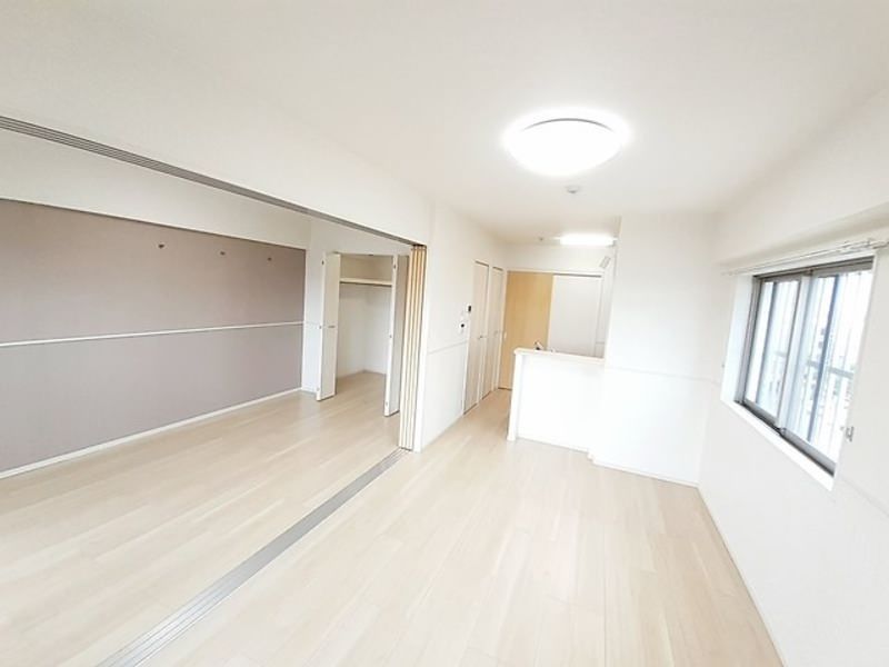 Modern 1LDK Apartment for Rent in Naha, Okinawa - Pet Friendly - Thumbnail 4