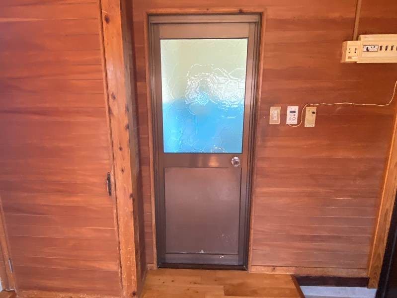 2DK Apartment for Rent in Ginowan, Okinawa - 38.7 sqm - Thumbnail 2