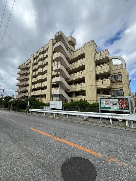 Ocean View 3LDK Apartment for Sale in Naha Shikina - Thumbnail 2