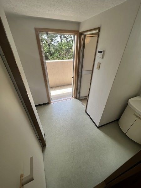 2LDK Apartment for Rent in Kuwae, Chatan, Okinawa - Thumbnail 4