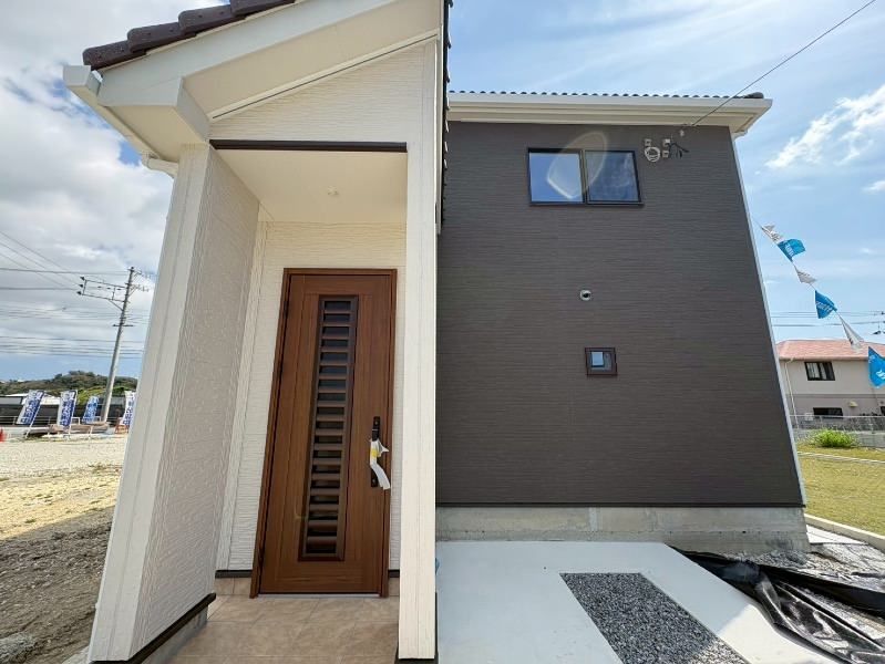 New 4LDK House for Sale in Tomigusuku, Okinawa - 2026 Build - Thumbnail 2