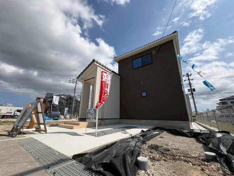 New 4LDK House for Sale in Tomigusuku, Okinawa - 2026 Build - Thumbnail 4