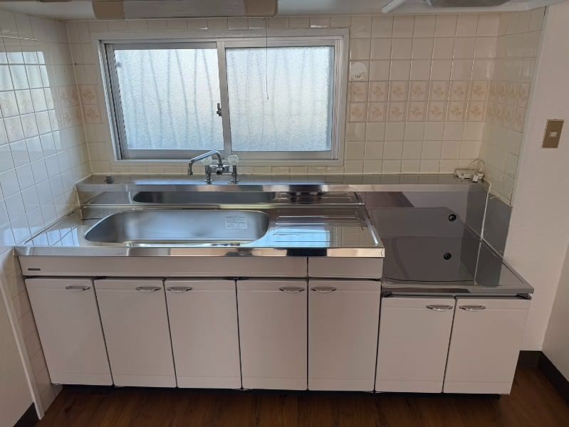 Renovated 1R Apartment in Ginowan, Okinawa with Free Internet - Thumbnail 3