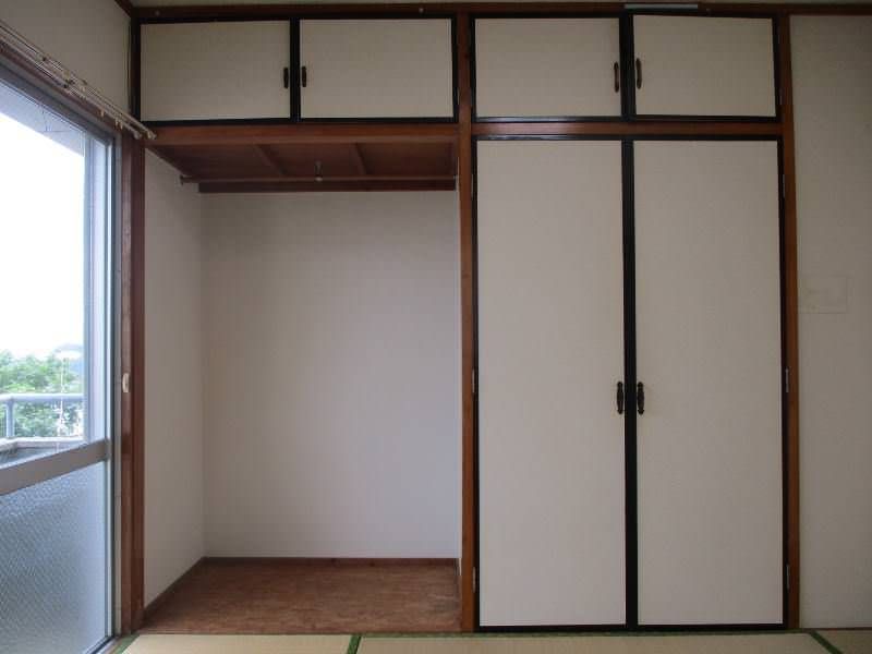 2DK Apartment for Rent in Shinagawa, Haebaru-cho, Okinawa - Thumbnail 2