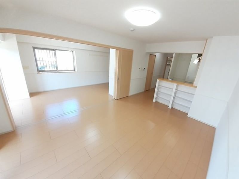 Modern 2LDK Apartment for Rent in Urasoe, Okinawa - Thumbnail 4