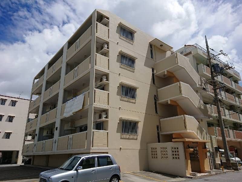 Duo Court 2LDK Apartment for Rent in Toyosaki, Tomigusuku - Thumbnail 3