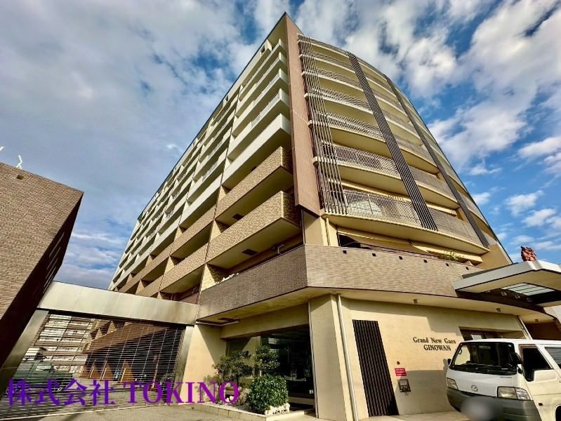 Grand New Gaia Ginowan 2LDK Apartment with Dual Balconies for Sale - Thumbnail 3