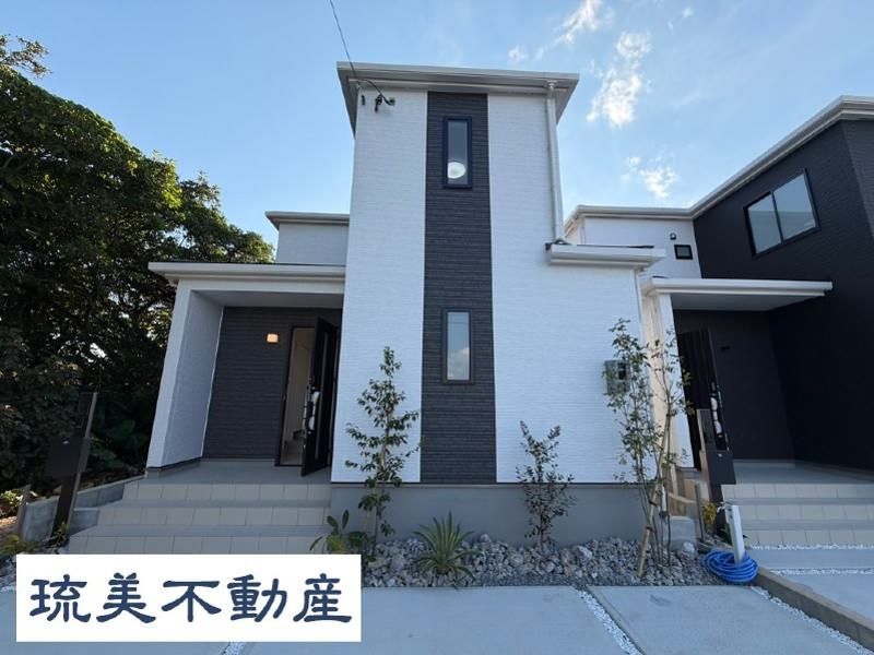 New 4LDK Detached House in Uruma City, Okinawa with Garden - Thumbnail 2