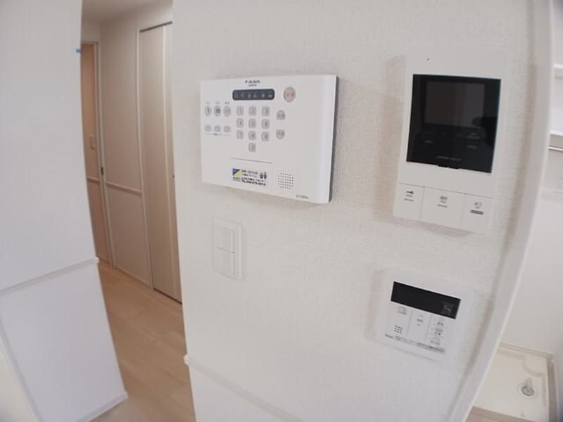 Modern 1LDK Apartment for Rent in Okinawa City - Thumbnail 3
