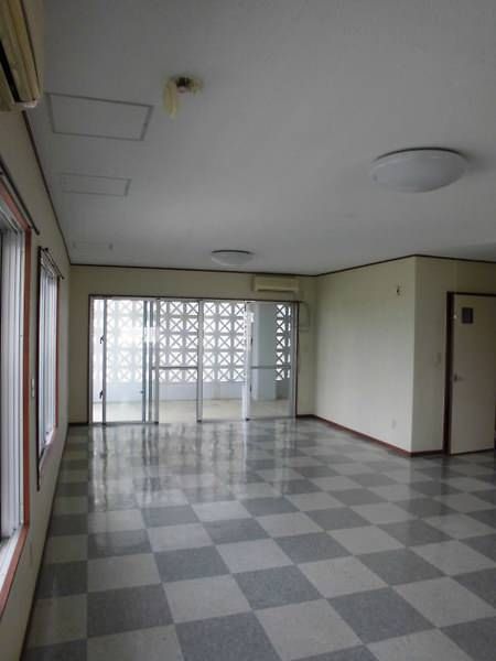 3LDK Apartment for Rent in Yamauchi, Okinawa City - Thumbnail 4
