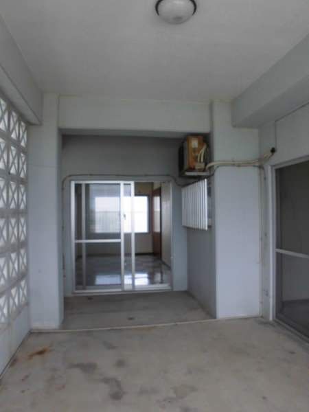3LDK Apartment for Rent in Yamauchi, Okinawa City - Thumbnail 2