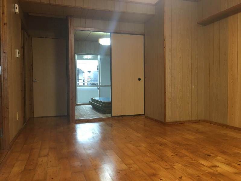3LDK Apartment for Rent in Oyama Ginowan Okinawa with Parking - Thumbnail 3