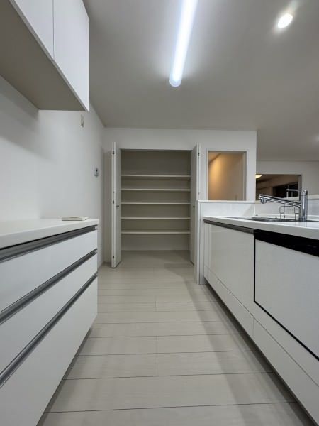4LDK House with 5 Parking Spaces in Itoman, Okinawa - Thumbnail 4