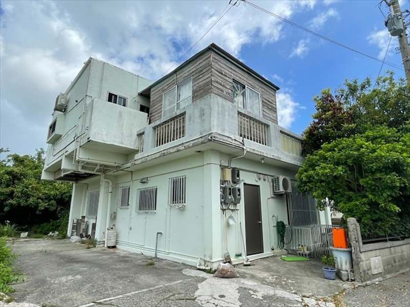 3LDK RC House with Rental Income in Okinawa City Chibana - Thumbnail 2