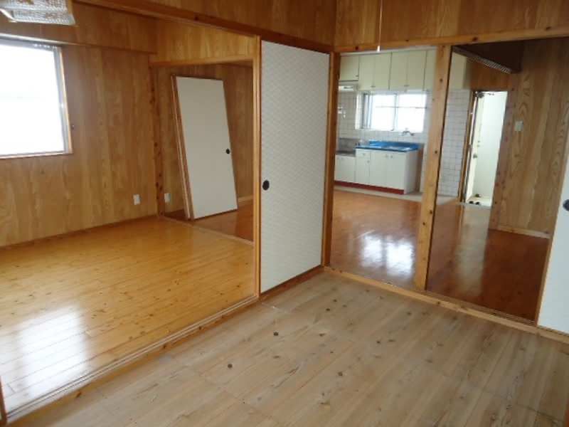 2LDK Apartment in Itoman City, Okinawa - Thumbnail 4