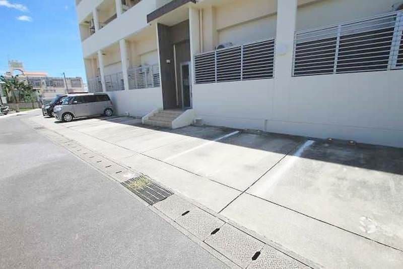 1K Apartment for Rent in Tomigusuku City, Okinawa - Thumbnail 2
