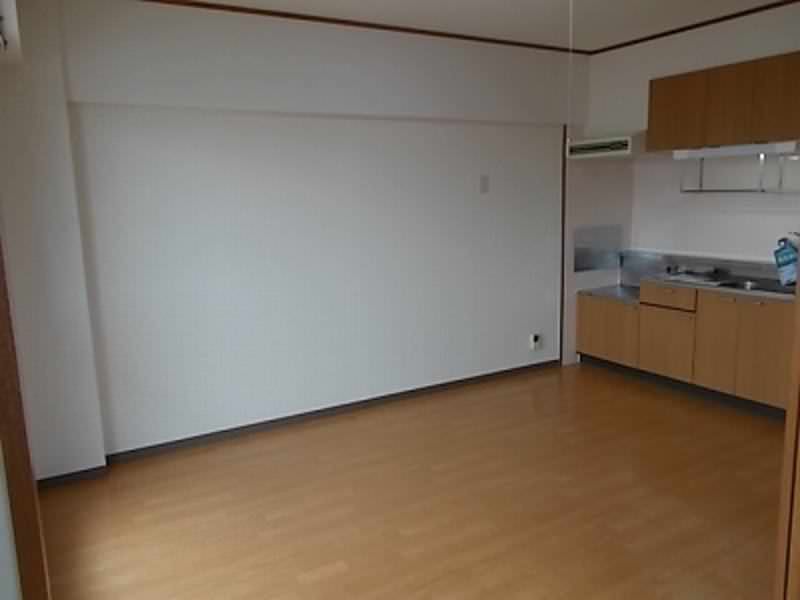 2DK Apartment for Rent in Nishihara-cho, Okinawa - Thumbnail 4