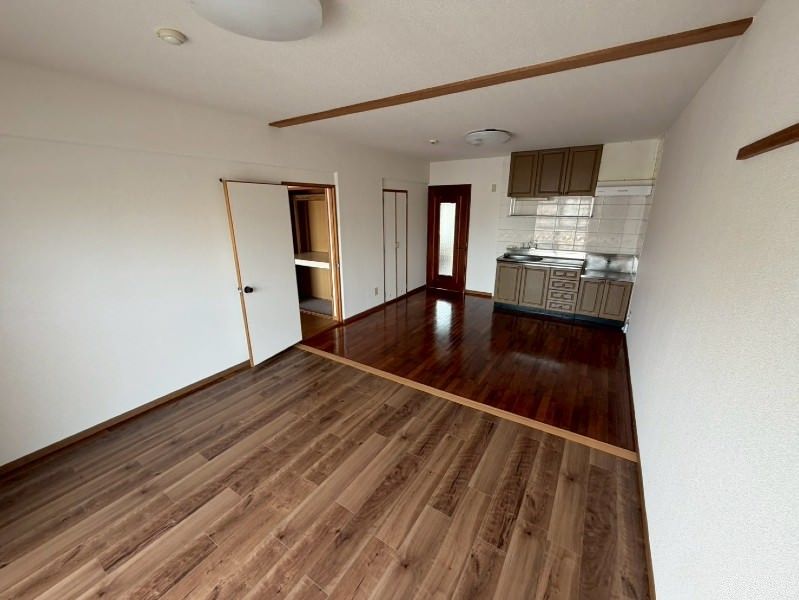 2LDK Apartment for Rent in Yonabaru, Okinawa - 58 sqm - Thumbnail 3