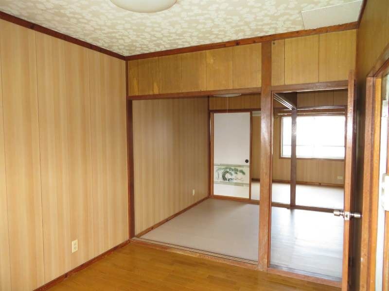 Tanaka Apartments 1LDK Rental in Uruma City, Okinawa - Thumbnail 4