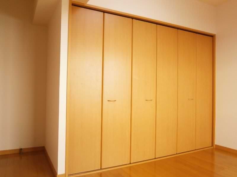 Pet-Friendly 3LDK Apartment for Rent in Naha Omoromachi - Thumbnail 2