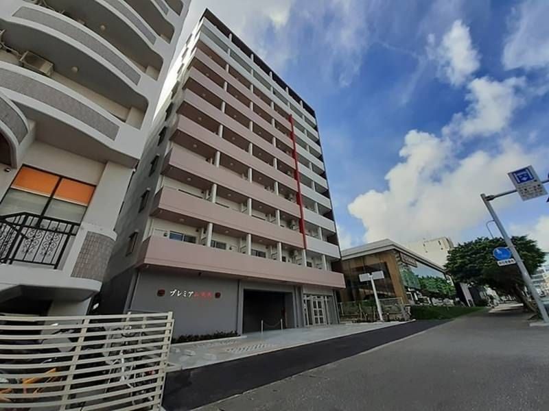 Modern 1K Apartment for Rent in Naha Ameku, Okinawa - Thumbnail 3