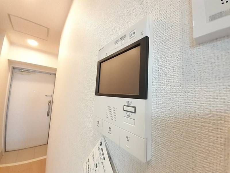 Modern 1K Apartment for Rent in Naha Ameku, Okinawa - Thumbnail 4