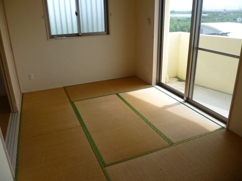 3LDK Apartment for Rent in Yomitan Village, Okinawa - Thumbnail 4