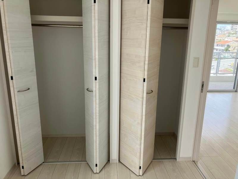 2LDK Corner Apartment with Tenant Income in Okinawa City - Thumbnail 2
