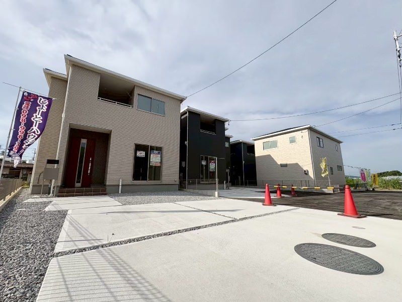 New 3LDK Detached House for Sale in Ginowan City, Okinawa - Thumbnail 2