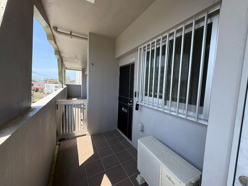 Ufunda Heights Office for Rent in Urasoe, Okinawa - 68.36 sqm - Thumbnail 2