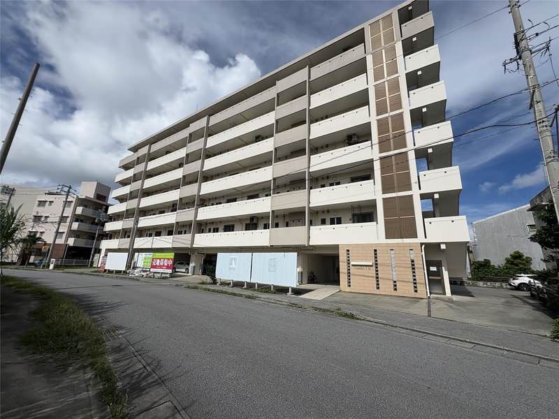 Comfort FIII 3LDK Apartment for Rent in Nanjo City, Okinawa - Image 1