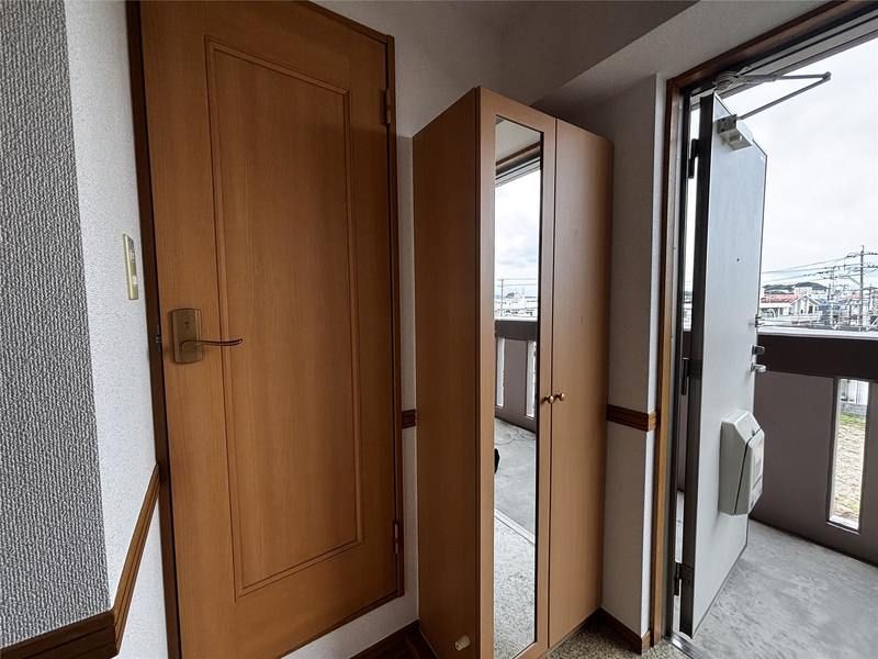 2DK Apartment for Rent in Matsumoto, Okinawa City | 62,000 Yen - Thumbnail 3