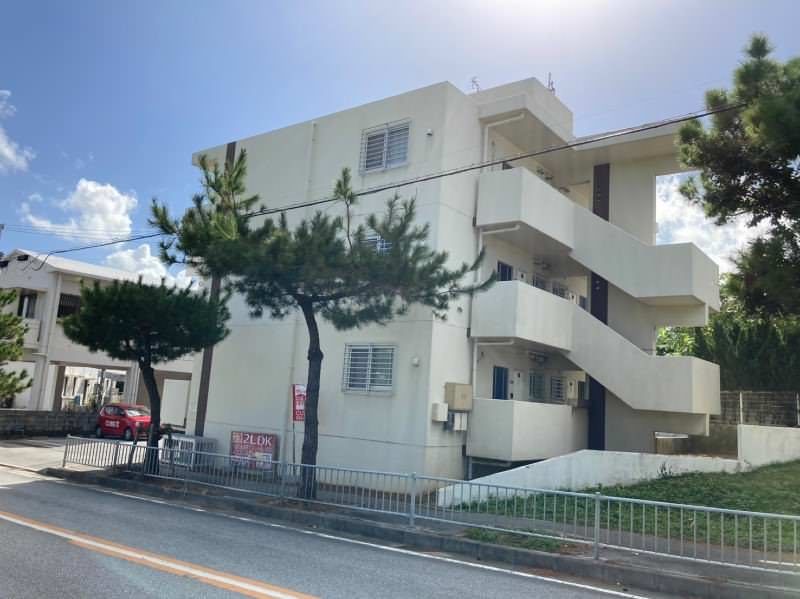2LDK Apartment for Rent in Zakimi, Yomitan Village, Okinawa - Thumbnail 3