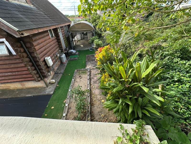 3LDK Wooden House for Sale in Ishigaki, Okinawa with Guesthouse Potential - Thumbnail 2