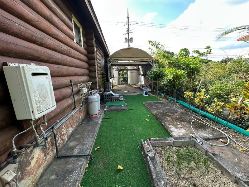 3LDK Wooden House for Sale in Ishigaki, Okinawa with Guesthouse Potential - Thumbnail 4