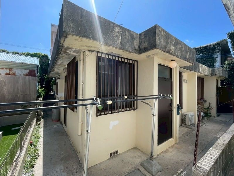 5LDK House with Three Buildings on 180 Tsubo Lot in Uruma, Okinawa - Thumbnail 4