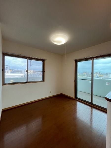 2LDK Apartment for Rent in Okinawa City, Hiyagon - Thumbnail 3