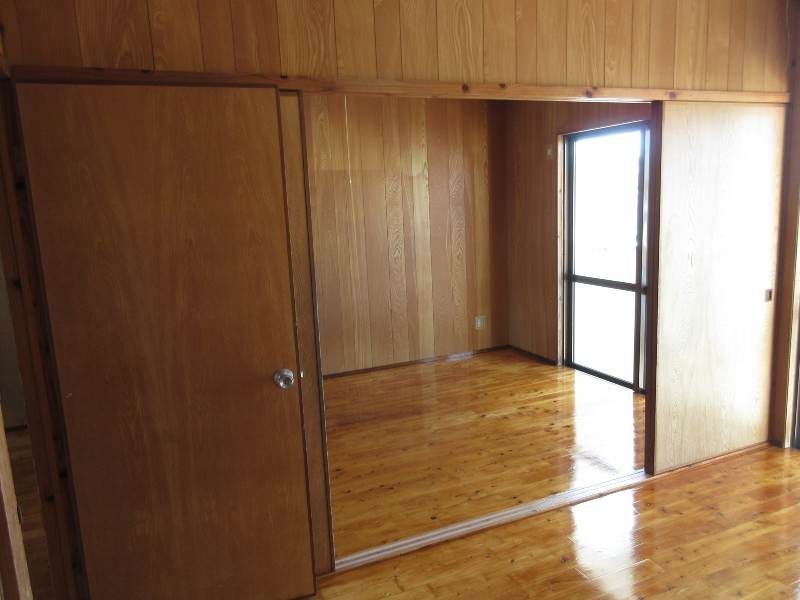Kuwae Apartment 2DK Rental with 2 Free Parking in Ginowan - Thumbnail 3