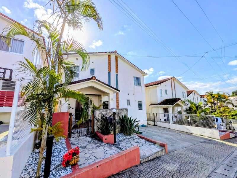 4LDK Reinforced Concrete House for Sale in Uruma, Okinawa - Image 1