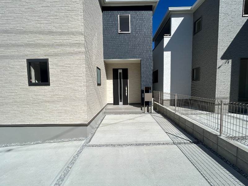 New 4LDK House for Sale in Yomitan, Okinawa - 107.64 sqm - Thumbnail 2