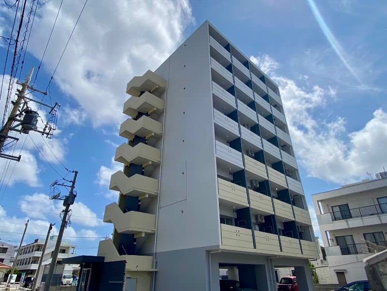 1R Apartment in Chatan, Okinawa with Auto-Lock & Free Wi-Fi - Thumbnail 2
