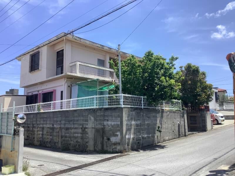 6LDK Reinforced Concrete House for Sale in Yomitan, Okinawa - Thumbnail 2
