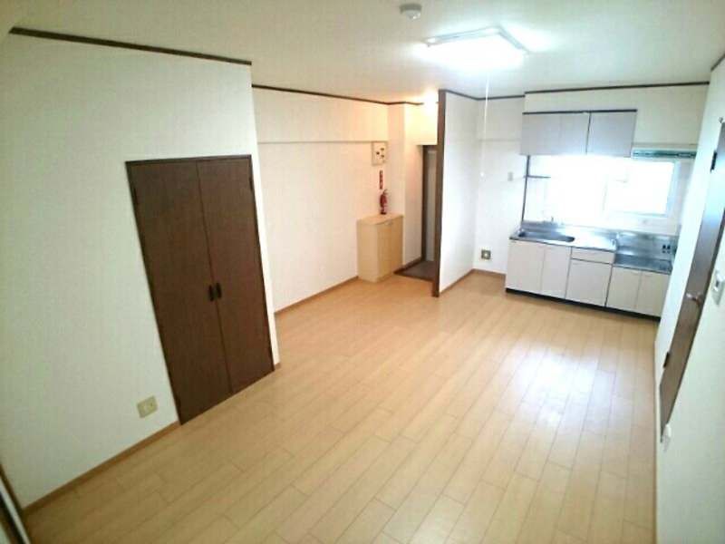 2LDK Apartment for Rent in Ginowan City, Okinawa - Thumbnail 3