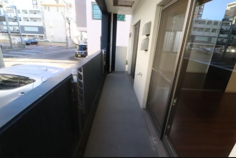 Modern 2LDK Apartment for Rent Near Araha Beach, Chatan - Thumbnail 3