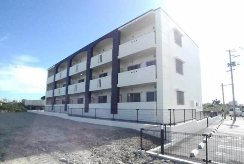 1LDK Apartment for Rent in Nakagusuku Village, Okinawa - Thumbnail 3